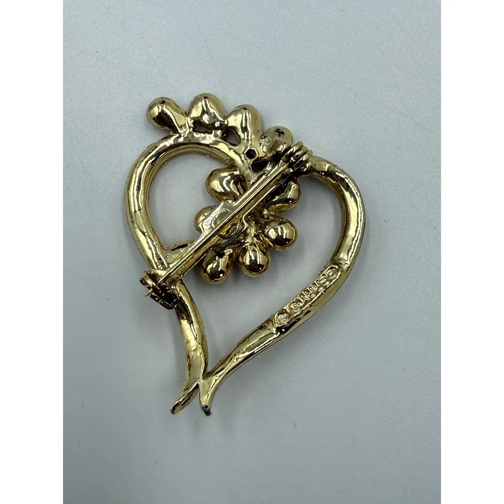 Gerrys Vintage Gold Tone Red Rhinestone Heart Flower Brooch Pin Texture Romantic
